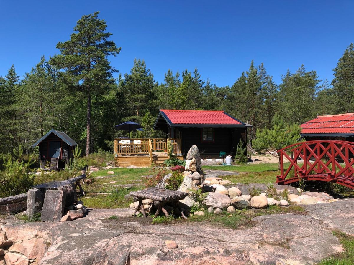 Timber Cottages With Jacuzzi And Sauna Near Lake Vaenern Karlstad Eksteriør bilde
