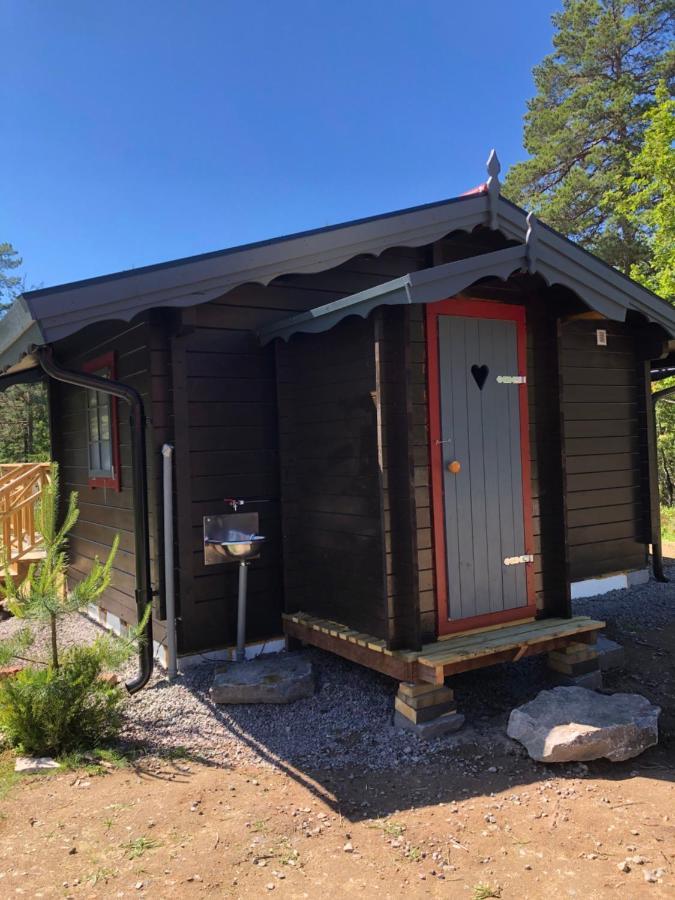 Timber Cottages With Jacuzzi And Sauna Near Lake Vaenern Karlstad Eksteriør bilde