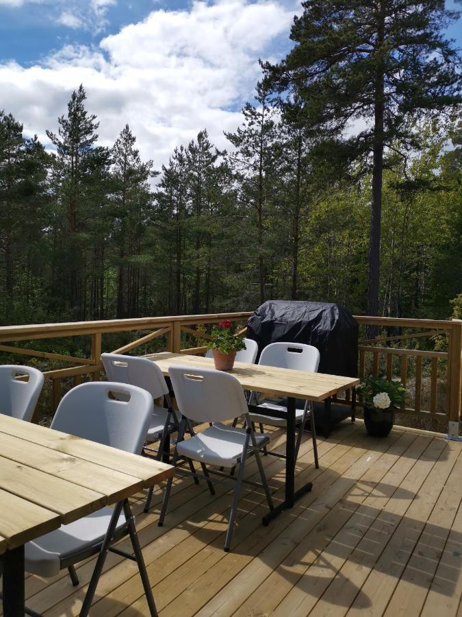 Timber Cottages With Jacuzzi And Sauna Near Lake Vaenern Karlstad Eksteriør bilde