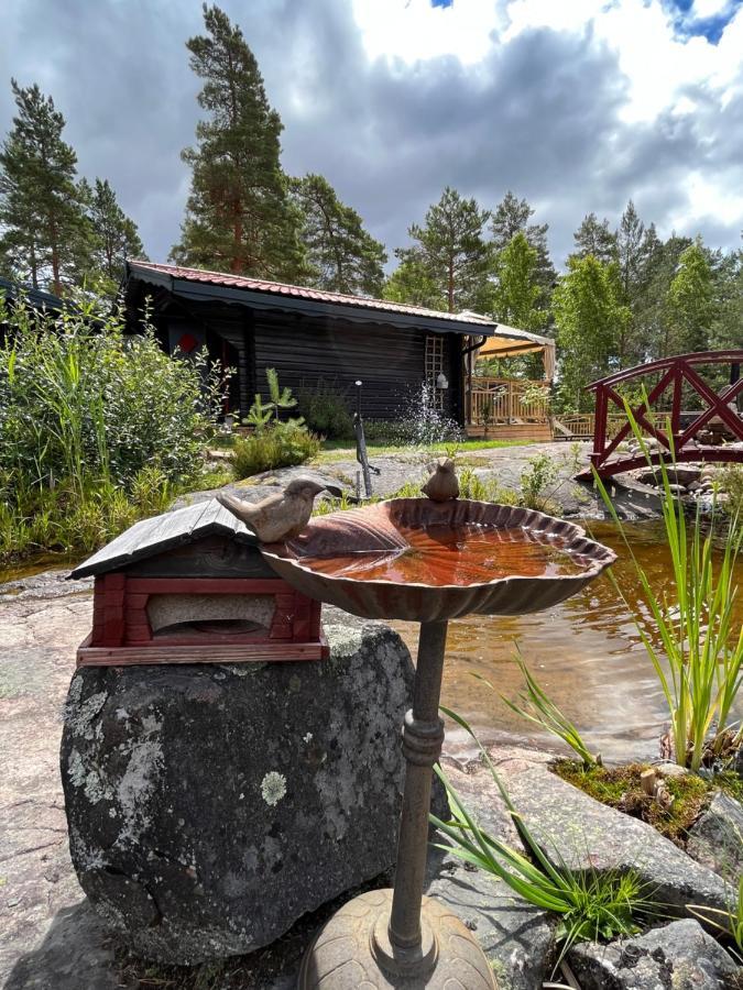 Timber Cottages With Jacuzzi And Sauna Near Lake Vaenern Karlstad Eksteriør bilde