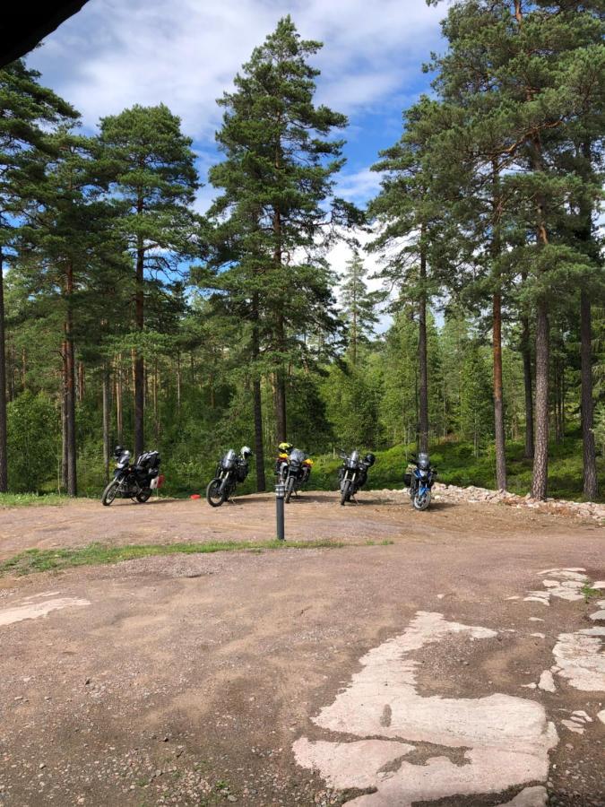 Timber Cottages With Jacuzzi And Sauna Near Lake Vaenern Karlstad Eksteriør bilde