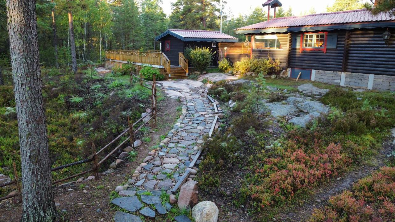 Timber Cottages With Jacuzzi And Sauna Near Lake Vaenern Karlstad Eksteriør bilde