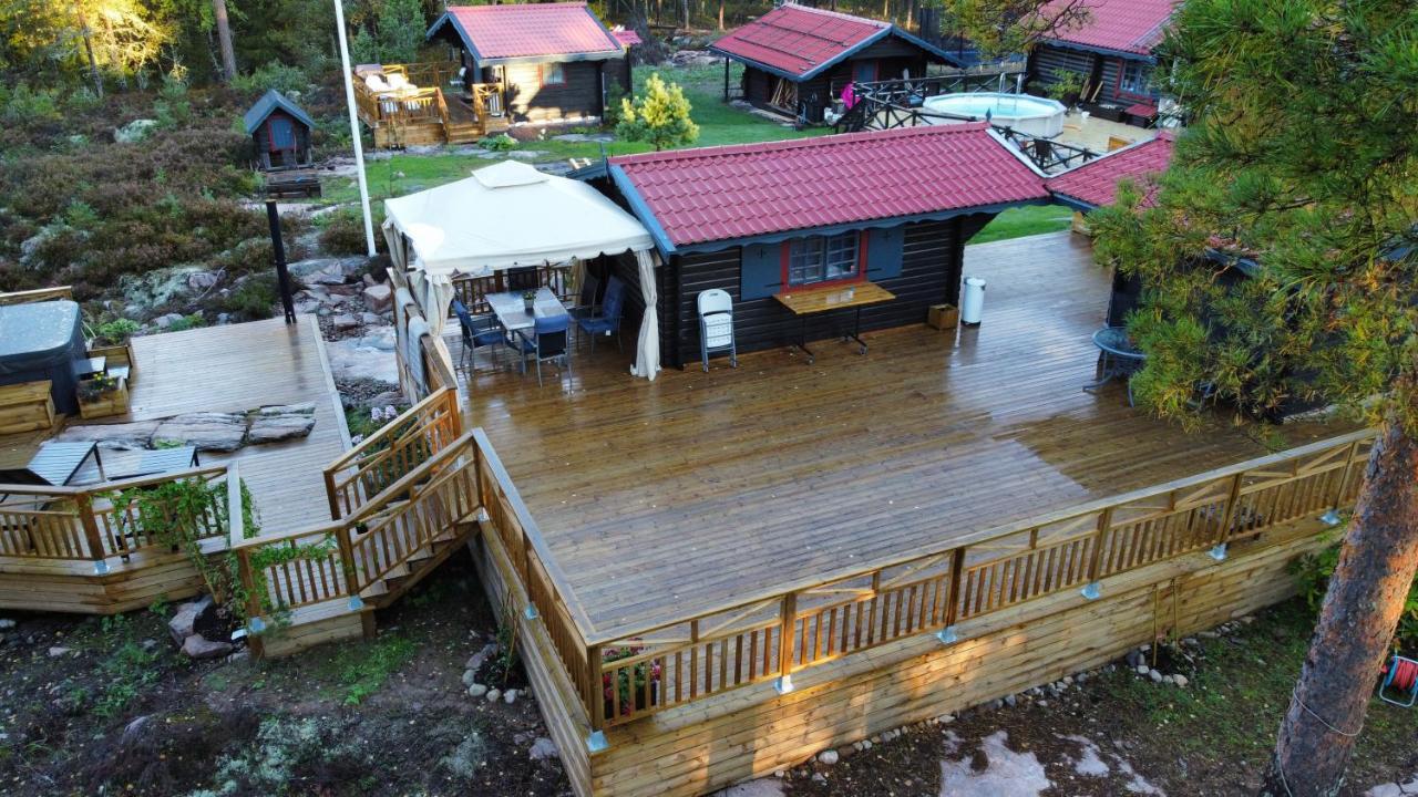 Timber Cottages With Jacuzzi And Sauna Near Lake Vaenern Karlstad Eksteriør bilde