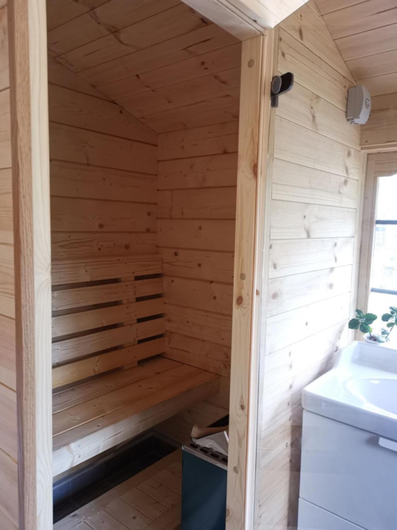 Timber Cottages With Jacuzzi And Sauna Near Lake Vaenern Karlstad Eksteriør bilde