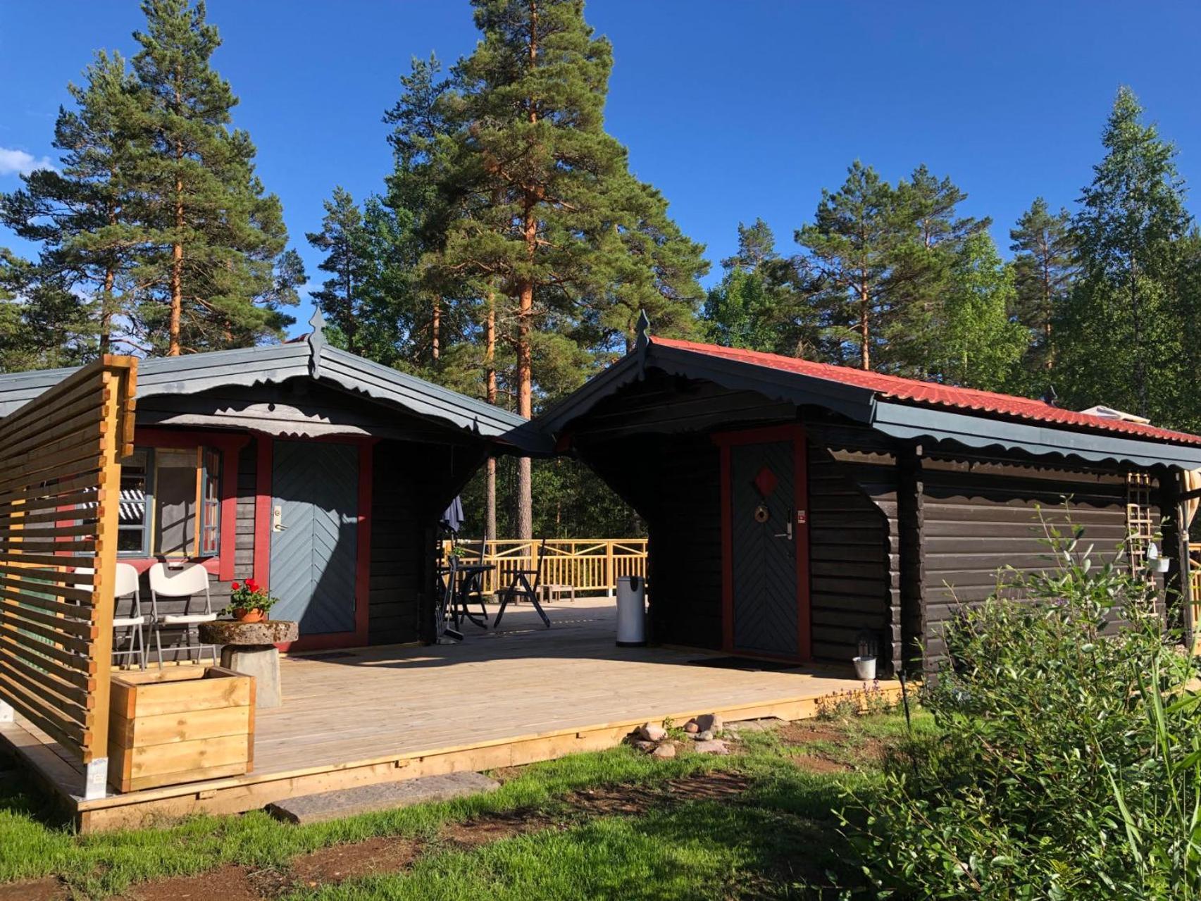 Timber Cottages With Jacuzzi And Sauna Near Lake Vaenern Karlstad Eksteriør bilde