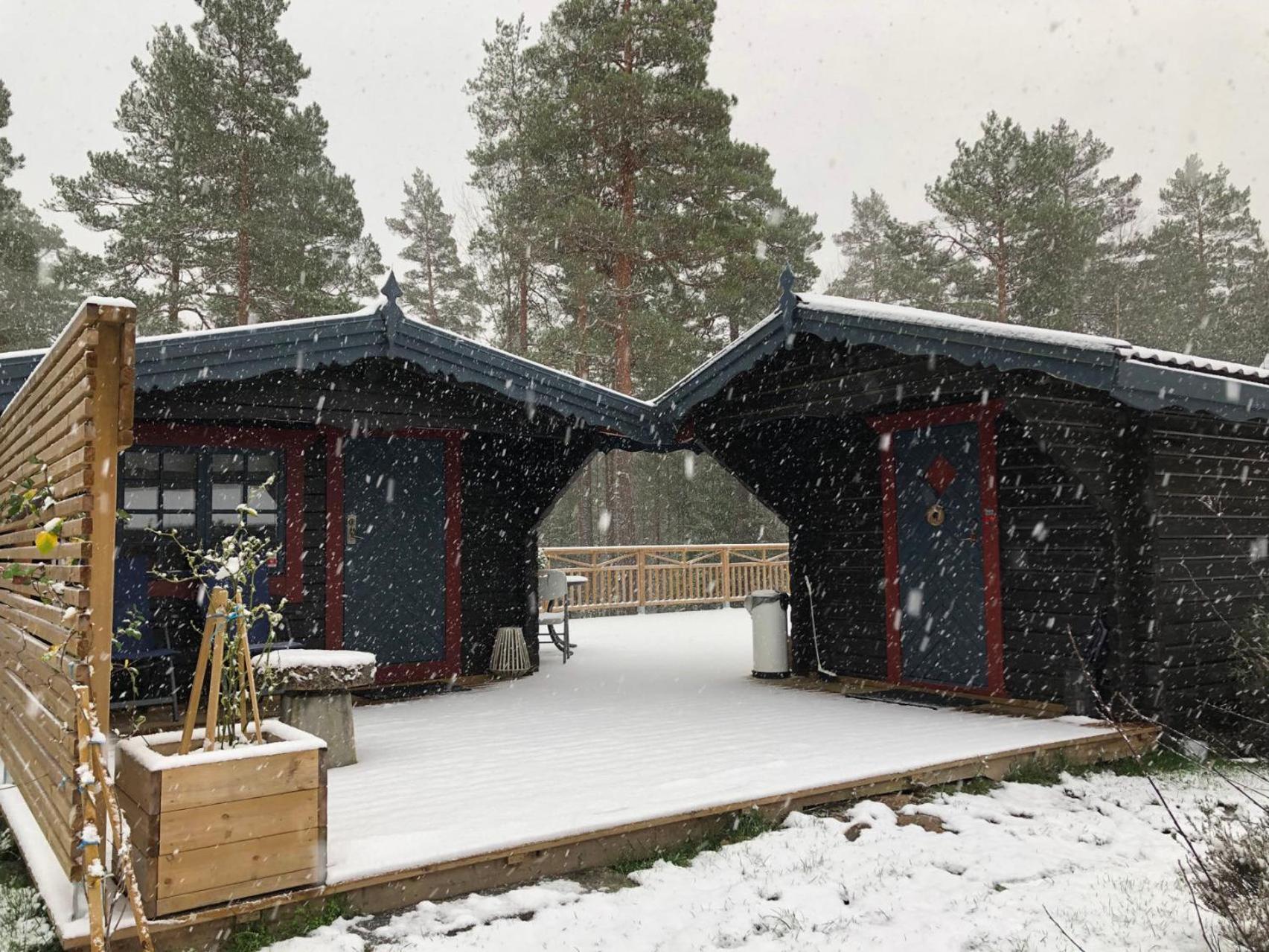 Timber Cottages With Jacuzzi And Sauna Near Lake Vaenern Karlstad Eksteriør bilde